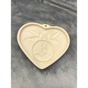 PAMPERED CHEF Heart 2002 Peace on Earth Family Heritage Stoneware Cookie Mold